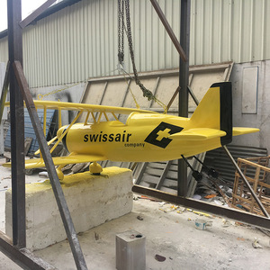 Modèle d'avion en résine Swissair, sculpture artistique à suspendre au plafond, design moderne, fait main, forme irrégulière, emballage en une seule pièce - Product Image 1
