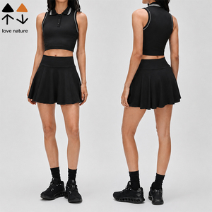 Ensemble jupe de tennis pour femme, haut court sans manches à col polo avec soutien-gorge intégré, jupe-short taille haute pour badminton et pickleball - Product Image 1