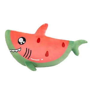 J039 vente en gros de 19.7 pouces de dessin animé requin rouge melon peluche jouet enfants drôle cadeau d'anniversaire poupée en peluche requin melon
