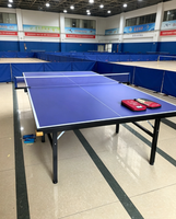 Table de ping-pong pliable d'intérieur en MDF, taille standard, portable avec roulettes pour entraînement à domicile – Vente en gros usine