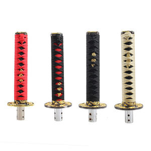 Poignée de levier de vitesses universelle de style <span class=keywords><strong>katana</strong></span> samouraï avec kit adaptateur pour voitures - Product Image 1