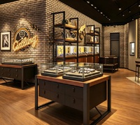 Vitrine de présentation de montres de style industriel de luxe, vitrine à montres en verre haut de gamme pour les magasins de montres haut de gamme