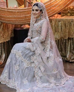 Vestido de Novia ATIYA LIBAS, Estilo Indio/Pakistaní, Lehenga Choli de Acetato con Bordado Zardozi, 2019 - Product Image 3