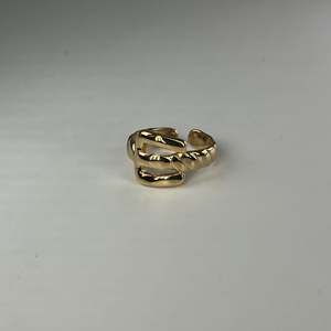 Fashion <b>Rings</b> 316L Stainless Steel PVD Gold Plating Sustainable Resistant <b>Statement</b> <b>Ring</b> for Women Men Jewelry - Product Image 1