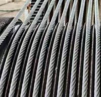 Câble de levage en acier 6*37 IWRC pour grue portique, destiné aux systèmes de gruies industrielles et aux zones de conteneurs