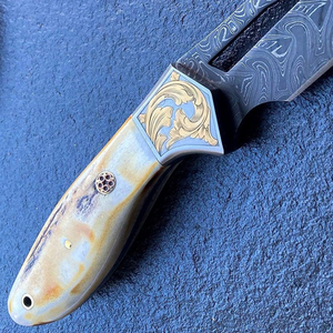 Cuchillo de Caza Damasco Personalizable Más Vendido, Cuchillo de Caza de Hoja Fija de Acero Damasco Hecho a Mano en Venta - Product Image 6