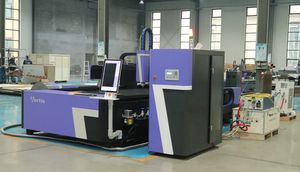 Machine de découpe laser fibre intégrée 1500W 3000W 6000W pour plaques et tubes, avec fonction rotative pour la découpe de tôles et tubes métalliques, modèles 1530 2040, découpe laser CNC aluminium - Product Image 2