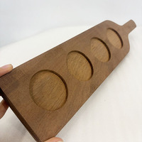 Planche de dégustation de bière en bois personnalisée avec 4 trous pour verres à vin, plateau de service en bois