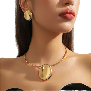 طقم أقراط وقلادة وقلادة بتصميم عصري أنيق وأطران من الولايات المتحدة الأمريكية ، مجوهرات ضيقة بسيطة ومتطورة للنساء من سبيكة - Product Image 2