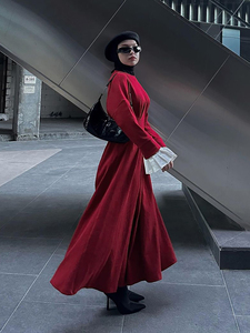 Robe longue modeste bordeaux à manches longues et poignets volantés, col montant, en maille, élégante tenue islamique pour le quotidien et le Ramadan - Product Image 5