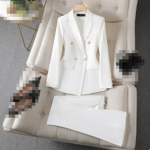 Ensemble <span class=keywords><strong>tailleur</strong></span> <span class=keywords><strong>pantalon</strong></span> élégant pour femme, blazer croisé, coupe ajustée, boutons dorés, idéal pour le bureau et les occasions formelles - Product Image 3