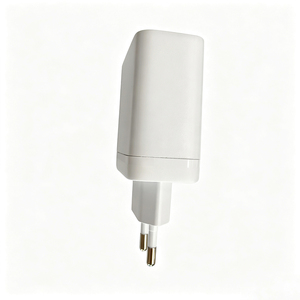 Cargador USB C Inteligente de 65W, Adaptador con 2 Puertos Tipo-C y 1 Puerto USB-A, Carga Rápida con Protección Contra Sobrecalentamiento para Viajes, Hogar y Oficina - Product Image 5
