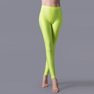 2021 vendita calda da <span class=keywords><strong>donna</strong></span> a buon mercato <span class=keywords><strong>pantaloni</strong></span> da ciclismo <span class=keywords><strong>lucidi</strong></span> fluorescenti ad asciugatura rapida elasticizzati Leggings da palestra <span class=keywords><strong>pantaloni</strong></span> Casual per ragazza - Product Image 3