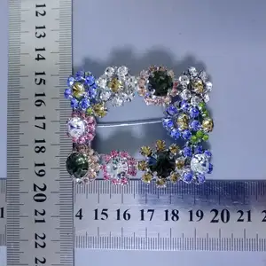 Hebilla colorida de diamantes de imitación de cristal de flor de moda personalizada para zapatos