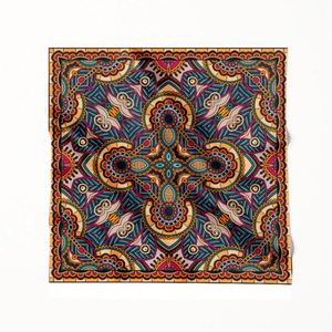 Écharpe personnalisée sur mesure avec votre propre design pour les maisons de mode haut de gamme, impression d'écharpes personnalisées qui incarnent toujours le luxe et l'exclusivité - Product Image 5