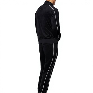 Ensemble de sport en velours prêt à l'emploi pour hommes, collection hiver personnalisée, vêtements de sport OEM, fourniture directe usine - Product Image 2
