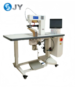 Máquina Overlockadora de Ropa Interior JY-601C: Plegado Eficiente y Unión Lateral de Costuras - Product Image 1