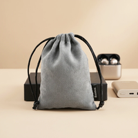 Pochette cosmétique en velours personnalisée avec logo, sac d'emballage en faux daim à cordon pour bijoux, banque d'alimentation, avec étiquette