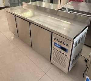Refrigerador Bajo Mostrador Pusen <span class=keywords><strong>de</strong></span> 2 Puertas con Enfriamiento por Aire, Sin Escarcha, Mostrador para Ensaladas, Equipamiento <span class=keywords><strong>de</strong></span> Cocina para Mantener Alimentos Frescos - Product Image 4
