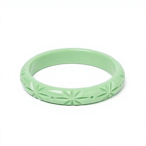 Meilleur bracelet en résine sculptée à motif floral vintage, design unique et élégant, vert, unisexe, classique, mignon, pour femme, anniversaire - Product Image 1