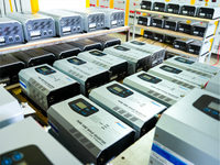 Onduleur solaire hybride 5KW 12V 110V 220V 48V MPPT avec télécommande et batterie externe