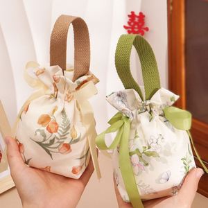 Sacs cadeaux personnalisés en toile de mousseline avec cordon de serrage, motif pomme rouge, pour fournitures de fête, en gros - Product Image 4
