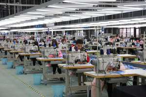 カスタムメンズ長袖シャツ刺繍ロゴ付きオフィスフォーマル男性用プラスサイズシャツ - Product Image 5