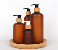 Botol Plastik PET Amber Berlapis Embun Beku dengan Tutup Bambu, Wadah Kosmetik Isi Ulang untuk Sampo, Losion, Perawatan Kulit