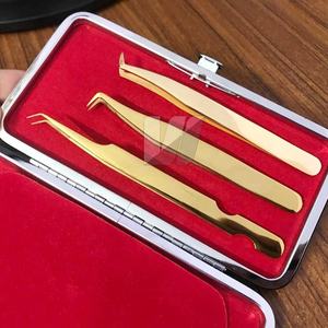 Pinzas de extensión de pestañas de acero inoxidable japonesas sostenibles chapadas en oro de alta calidad con logotipo personalizado y Punta puntiaguda - Product Image 2