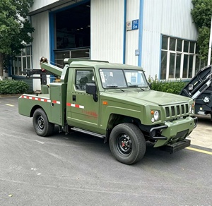 Nueva camioneta pickup 4x4 Warrior con remolque, equipada para operaciones de rescate. - Product Image 1