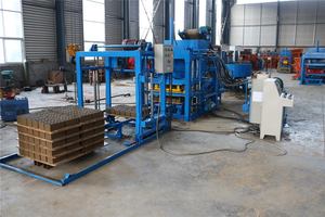 Mesin Pembuat Batako Beton Semen Otomatis Penuh Berkualitas Tinggi QT4-25D, Harga Mesin Pembuat Paving Interlock di India - Product Image 4