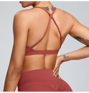Soutien-gorge de sport pour femme, col halter en V, bretelles fines, dos croisé, rembourrage amovible, crop top de yoga, soutien-gorge de fitness à faible impact pour l'entraînement, vente en gros - Product Image 1