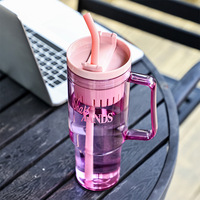 Tasse de paille en plastique écologique de grande capacité de style coréen avec pailles à boire directes pour les filles de sports de plein air allant au lave-vaisselle