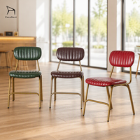 Chaise de salle à manger minimaliste pour fournisseurs, avec structure métallique épaisse et revêtement en cuir PU souple, idéale pour restaurants et cafés
