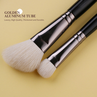 Ensemble de pinceaux de maquillage professionnels en poils de chèvre naturels noirs de luxe, manches en bois de bouleau pour l'application de fond de teint, anticernes et baume à lèvres