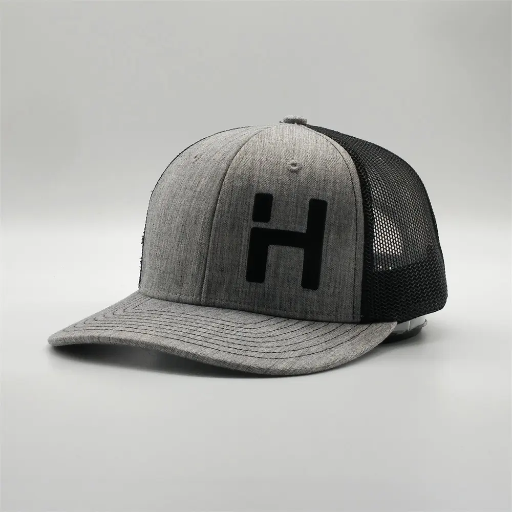 Negro gris de dos tonos de la Carta parche bordado de presión de plástico 6 Panel hombre sombrero de camionero gorras de