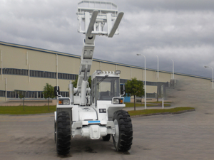 Chariot élévateur télescopique HNT25 de 2,5 tonnes pour les travaux de manutention de matériaux de construction - Product Image 3