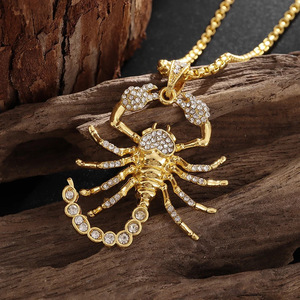 Bijoux en métal sertis de diamants rétro et tendance, collier personnalisé en forme de <span class=keywords><strong>scorpion</strong></span> serti en trois dimensions, vente chaude - Product Image 4