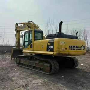 Excavadora Komatsu PC300LC Usada de Fácil Mantenimiento con Sistema Hidráulico Robusto en Buen Estado de Funcionamiento en Venta - Product Image 2