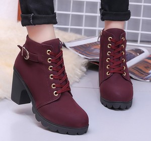 Nouvelles bottes femmes métal boucle de ceinture talon épais talon haut chausson femmes grande taille commerce extérieur femmes bottes - Product Image 4