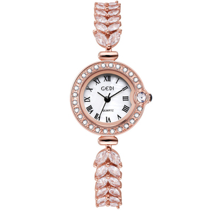 Montre pour femme vintage en or avec petit cadran en nacre serti de diamants, montre à quartz étanche polyvalente - Product Image 5