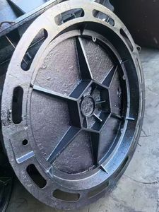 Couverture <span class=keywords><strong>de</strong></span> <span class=keywords><strong>trappe</strong></span> marine en <span class=keywords><strong>fonte</strong></span> ductile robuste EN124 D400 Cadre Marque MAXIN Traitement <span class=keywords><strong>de</strong></span> surface au bitume noir Sécurité routière - Product Image 2