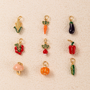 Tiny Orchard Gallery |   Breloque en laiton plaqué or 18 carats, émail peint à la main, motif fruit, pour la création de bijoux |   Pendentif Raisin Fraise Citron - Product Image 3