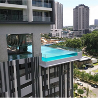 Les murs transparents de piscines dégagent le panneau de plancher acrylique, piscines en porte-à-faux