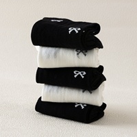 Chaussettes mi-mollet pour femme en maille fine tricotée avec nœud, noires et blanches, respirantes, en coton peigné, style japonais JK, polyvalentes