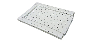 Tapis à langer imperméable pour bébé avec coussin en mousse souple et surface en PVC lisse pour un nettoyage rapide et facile des couches pour nouveau-né - Product Image 4