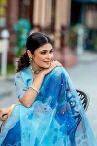 Sarees en organza imprimés numériques avec collection légère de travail manuel pour les fêtes toute fonction - Product Image 6