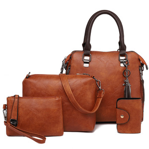 Ensemble de 4 sacs à main et sacs à bandoulière tendance avec pompons, sac fourre-tout, portefeuille et porte-cartes pour femme - Product Image 3