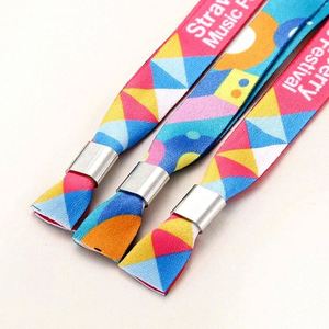 Bracelets en satin personnalisés avec logo pour festivals de musique - Bandes d'entrée écologiques par OEM - Product Image 4