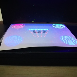 Papel de seguridad de marca de agua 3D, con información de entrada personalizada solo identificada por la lámpara fluorescente - Product Image 1